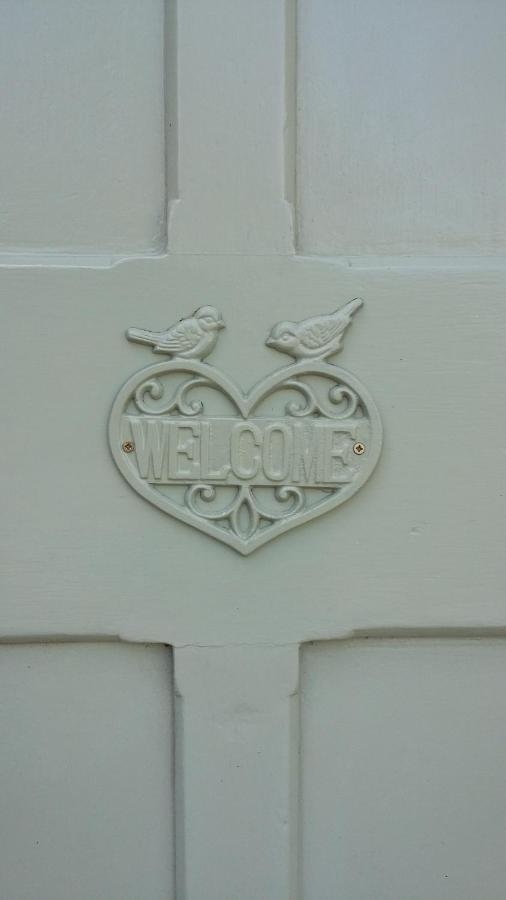 Bed and Breakfast Aroha Glastonbury Exterior foto