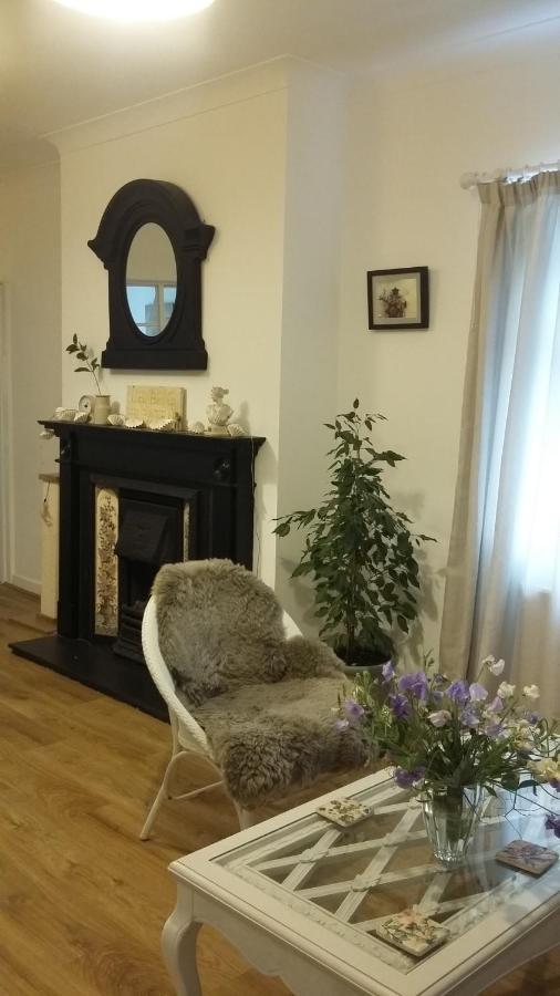 Bed and Breakfast Aroha Glastonbury Exterior foto